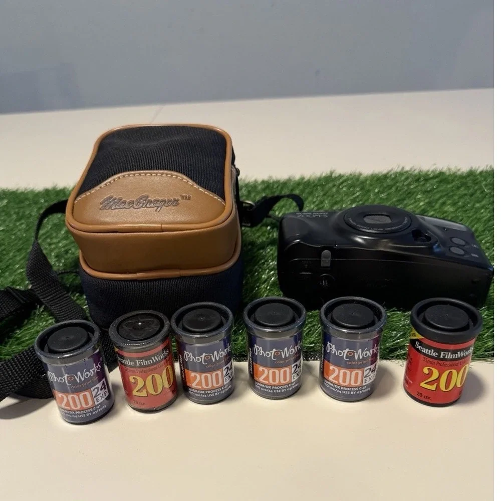 Vintage Canon Sure Shot Zoom-S 38-60mm With Film And Case Untested Needs Batter